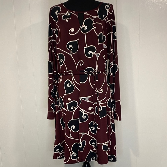 Ann Taylor Factory Dresses & Skirts - Ann Taylor Factory Dress Floral Heart Vine Rich Burgundy and Black Size Large